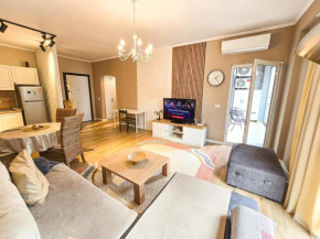 Emerald Luxury 1BD Apartment